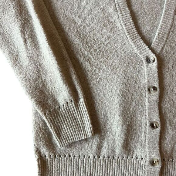 Torrid Knit Soft Long Sleeve Button Front V-Neck Cardigan Sweater Cream Size 0 - Picture 3 of 5